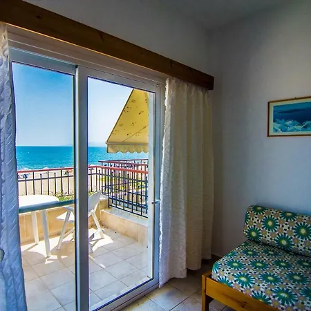 On The Beach Zoe Apartment Nea Vrasna